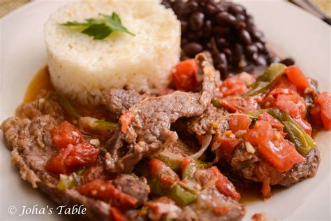 Bistec a la Mexicana .